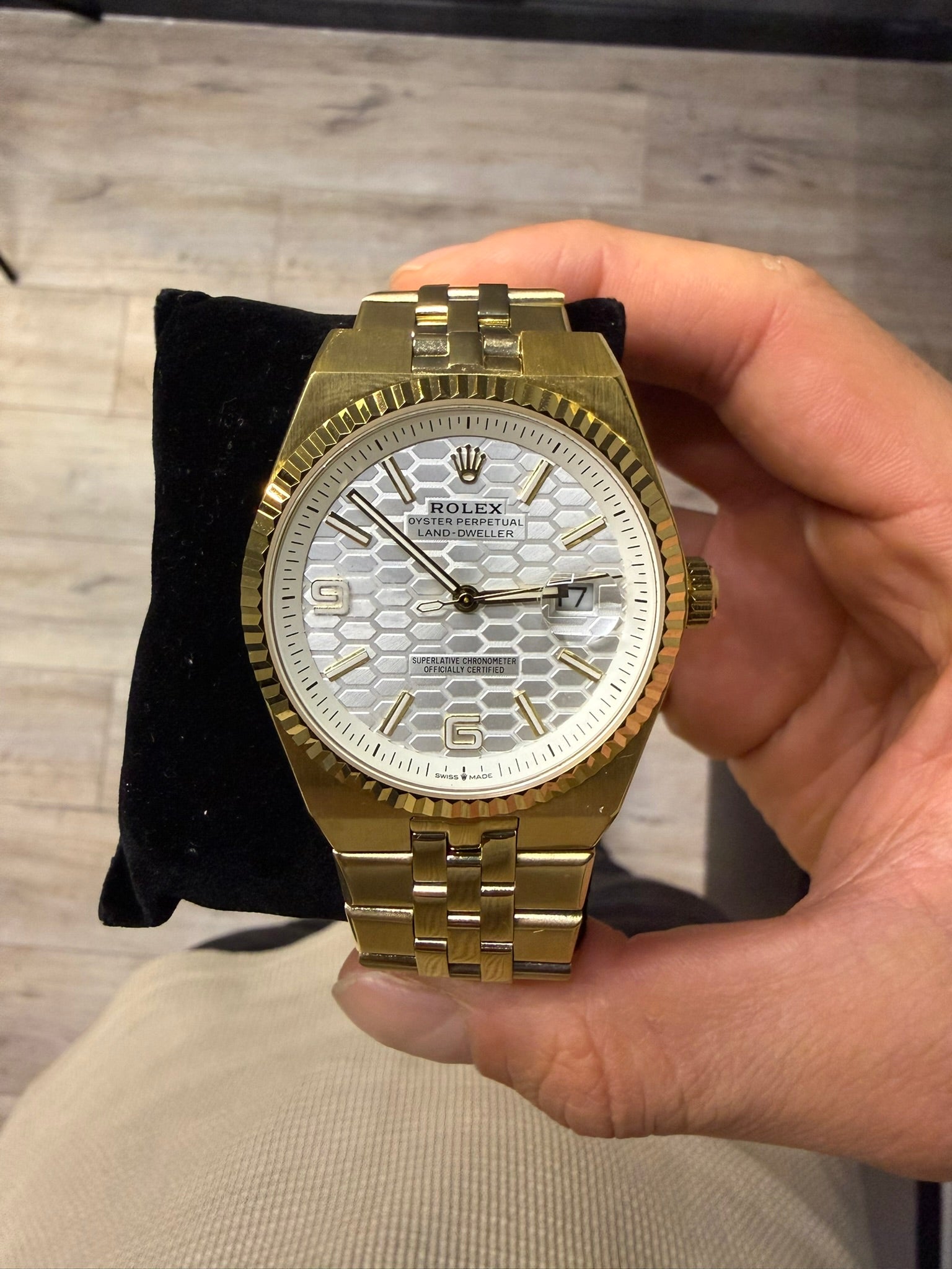 Rolex Oyster Perpetual Land-Dweller Esfera blanca