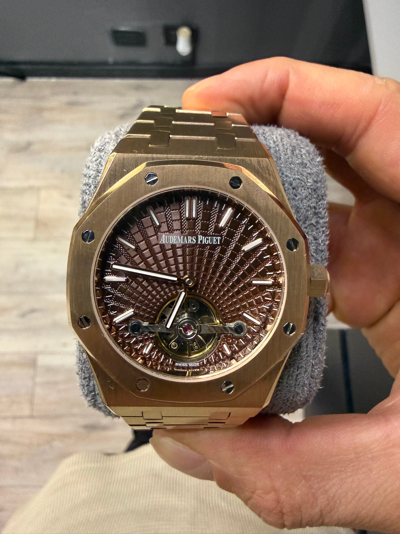 Audemars Piguet Royal Oak "oro rosa" esfera marrón guilloché y tourbillon 42 mm de diametro