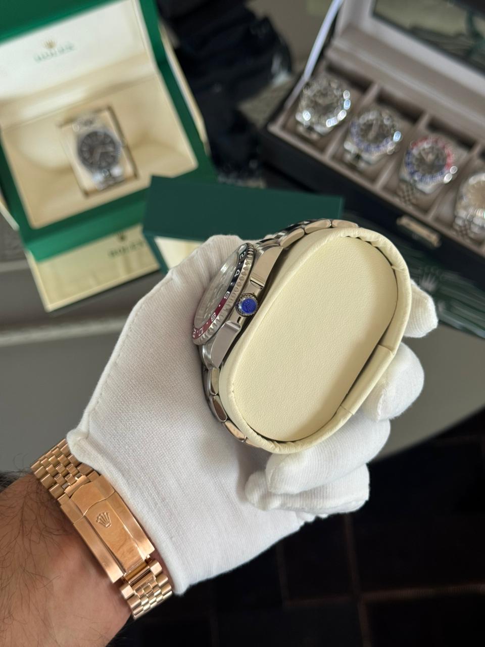 Rolex GMT-Master II "Pepsi" de 40 mm de Diámetro.