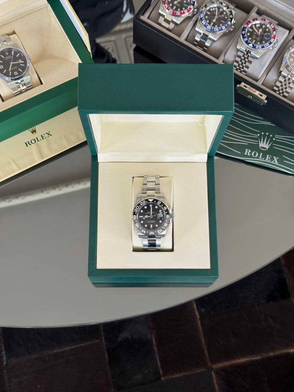 Rolex GMT-Master II con referencia 126710GRNR "Bruce Wayne" de 40 mm de diámetro