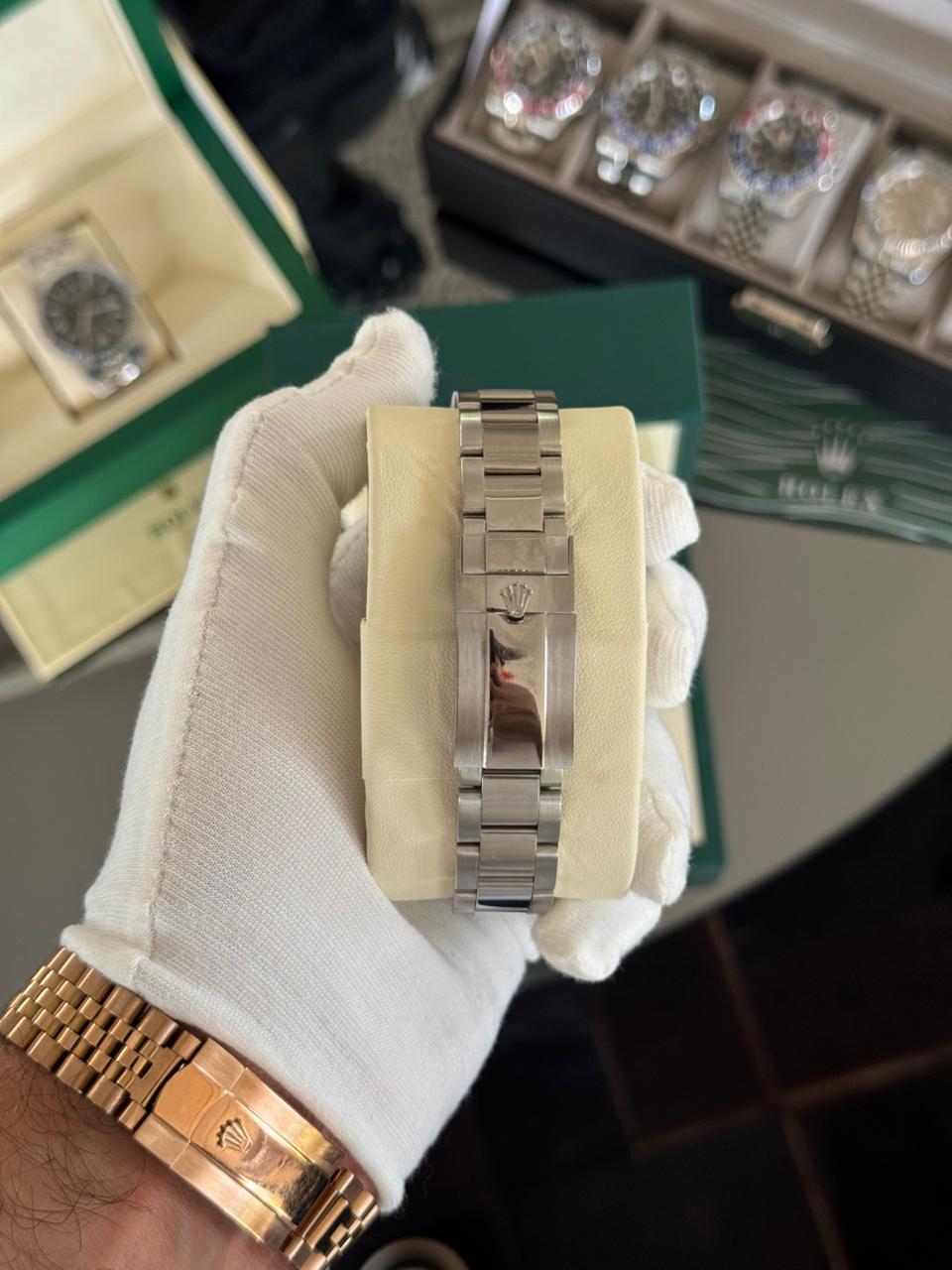 Rolex GMT-Master II con referencia 126710GRNR "Bruce Wayne" de 40 mm de diámetro