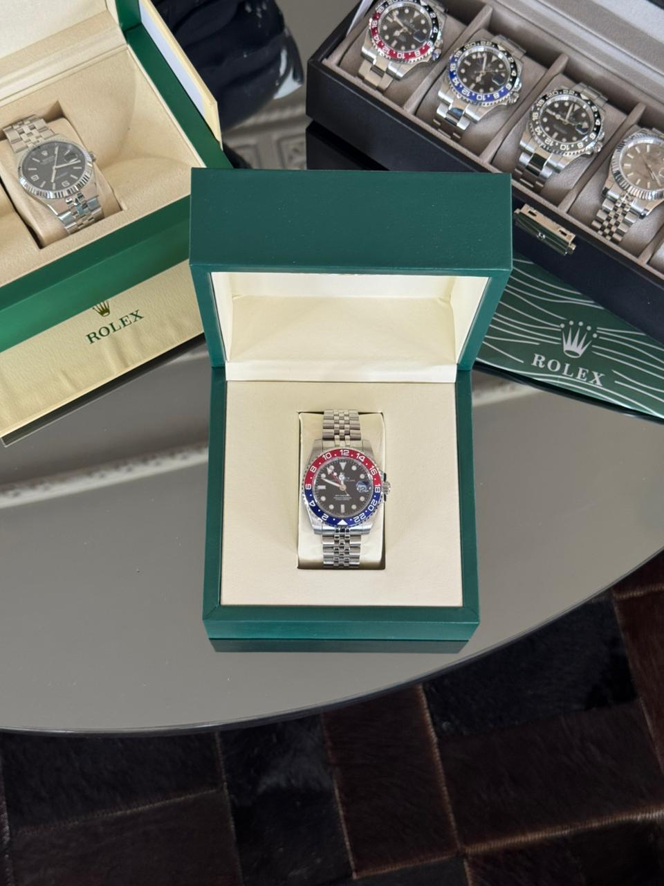 Rolex GMT-Master II "Pepsi" de 40 mm de diametro.